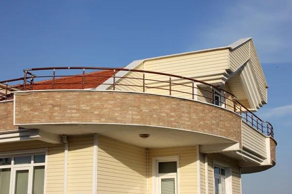 Beach Roofing That Stands the Test of Time